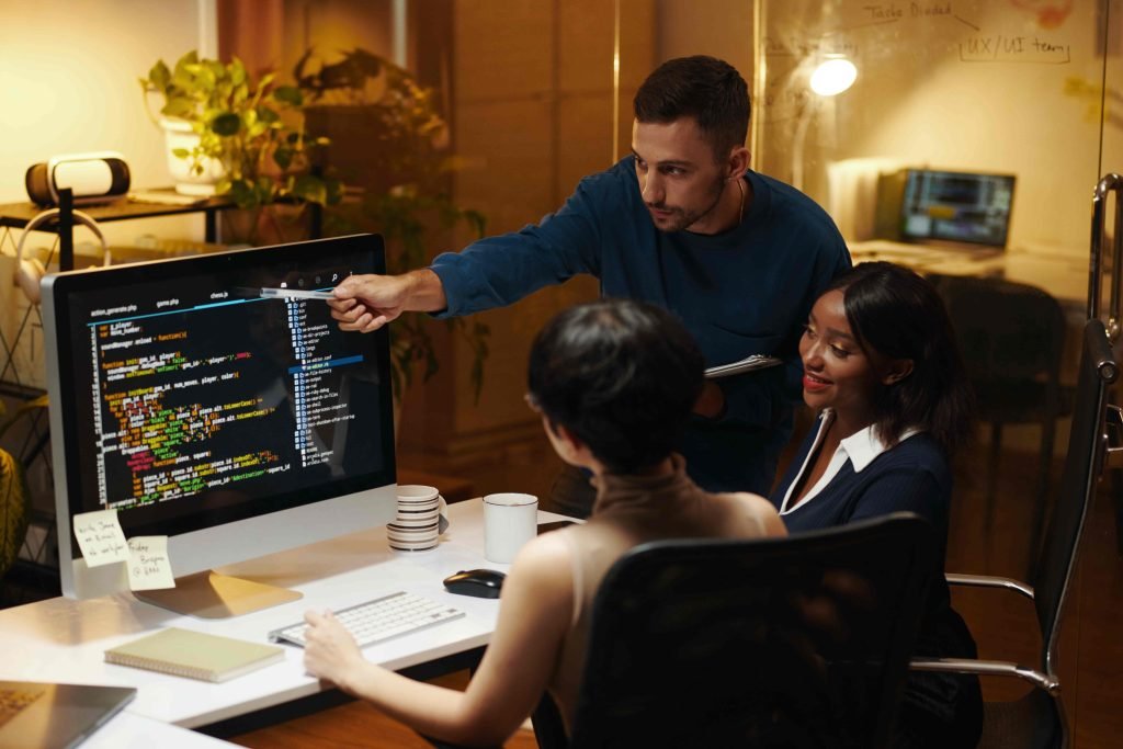 Guide for Custom Web Development vs Low-Code in 2025